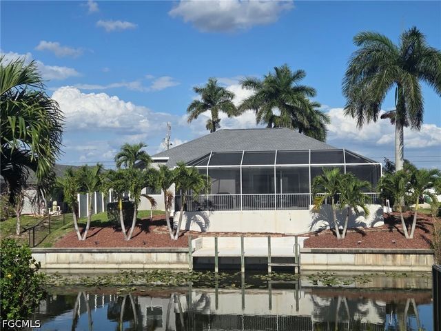 2120 SW 8th PL, Cape Coral, FL 33991