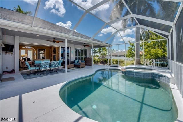 2120 SW 8th PL, Cape Coral, FL 33991