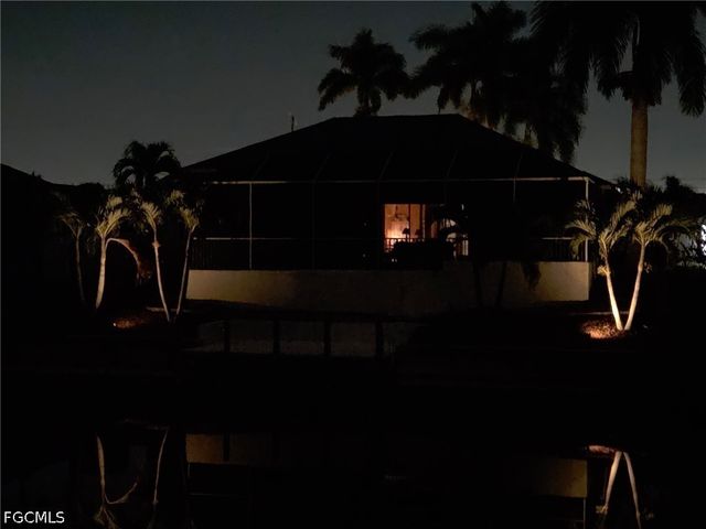 2120 SW 8th PL, Cape Coral, FL 33991