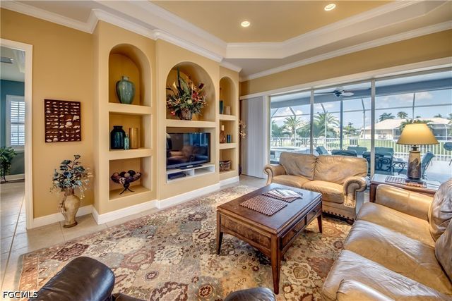 2120 SW 8th PL, Cape Coral, FL 33991