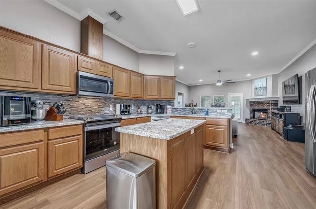 903 Whitewing Lane, College Station, TX 77845