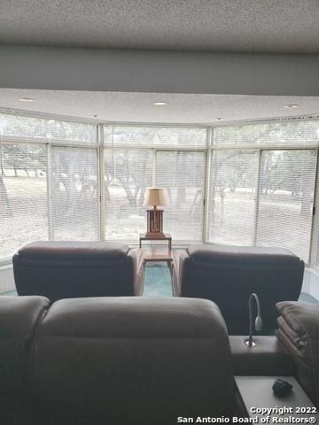 5256 HICKORY FORREST DR, Seguin, TX 78155