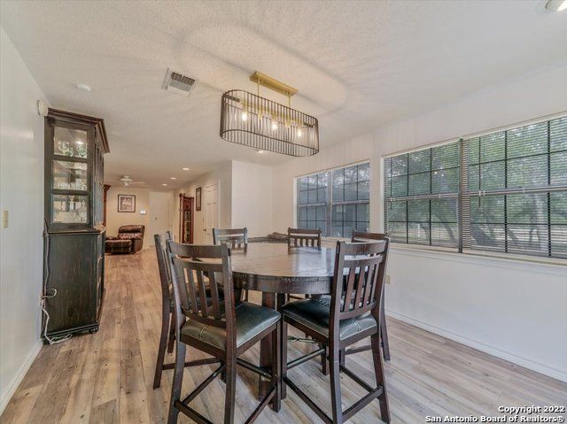 5256 HICKORY FORREST DR, Seguin, TX 78155
