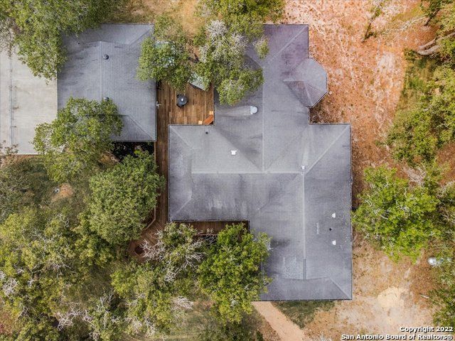 5256 HICKORY FORREST DR, Seguin, TX 78155