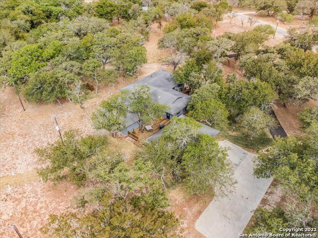 5256 HICKORY FORREST DR, Seguin, TX 78155