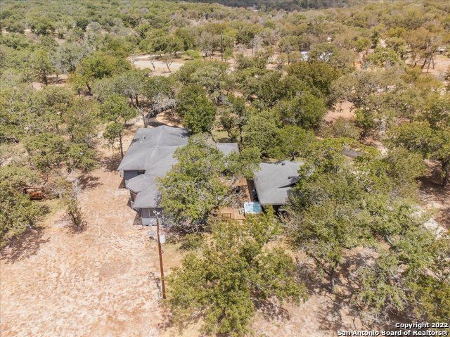 5256 HICKORY FORREST DR, Seguin, TX 78155