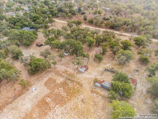 5256 HICKORY FORREST DR, Seguin, TX 78155