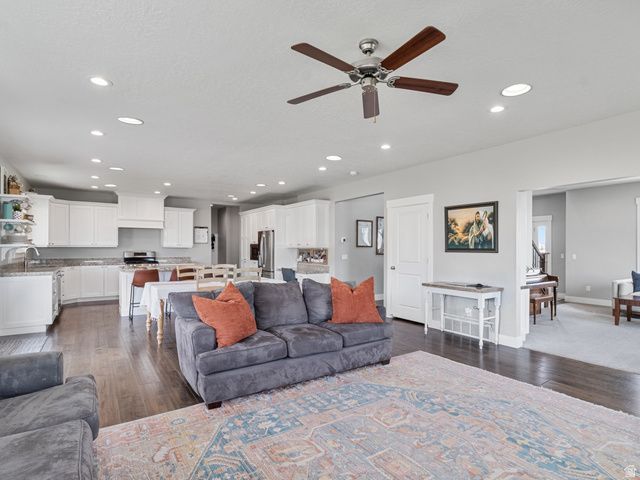 2558 MOUNTAIN GLEN RD, Erda, UT 84074