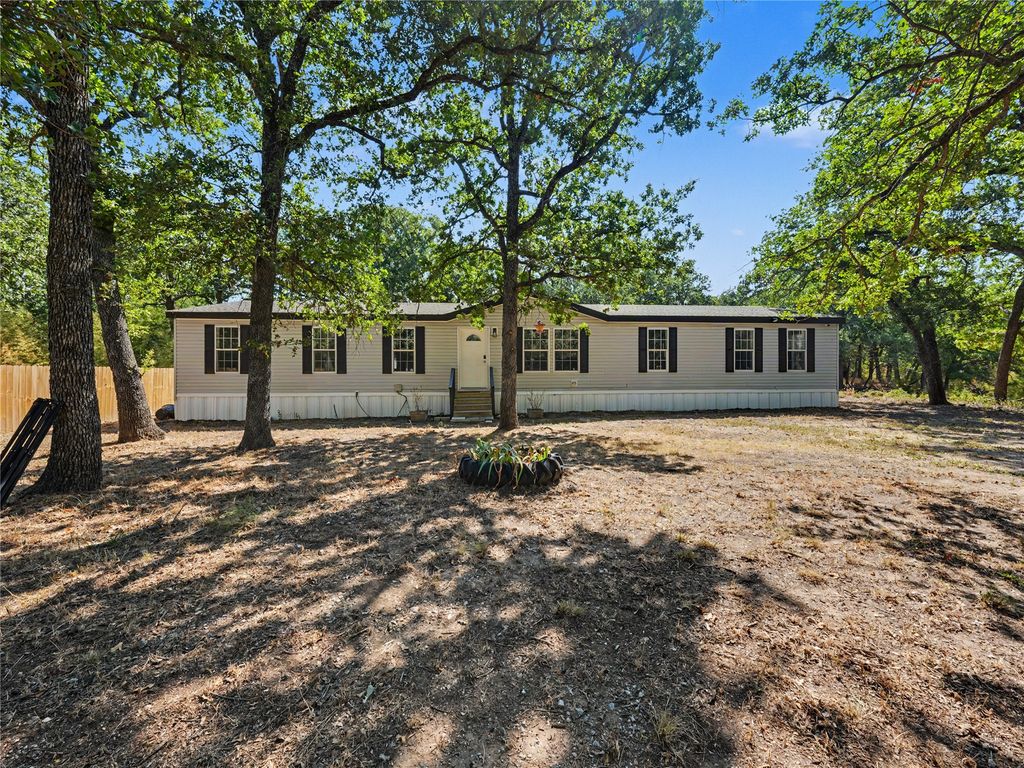 109 Summers Circle, Azle, TX 76020 — photo 2