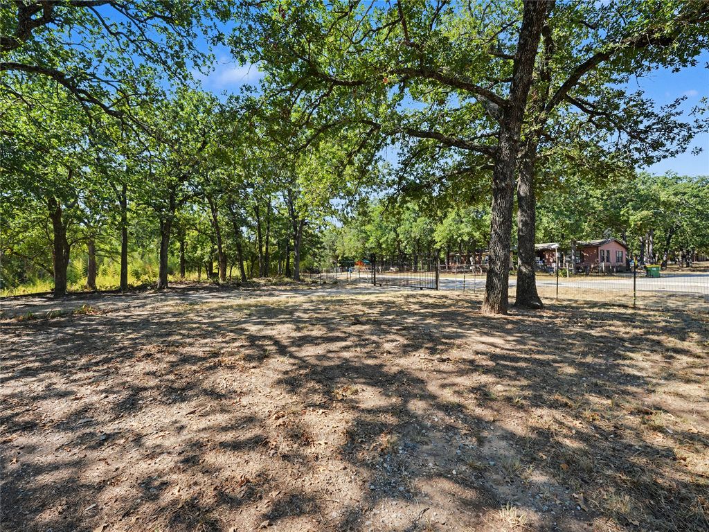 109 Summers Circle, Azle, TX 76020 — photo 4