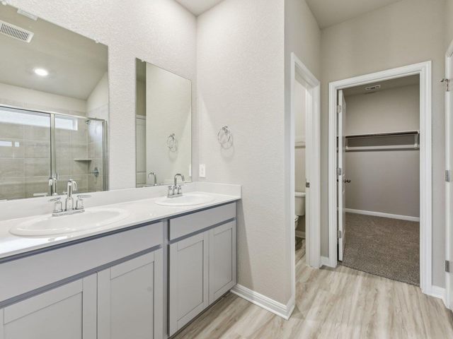 100 Honey Bee RD, Jarrell, TX 76537