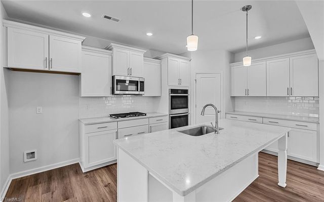 112 Lovefeast Drive, Advance, NC 27006