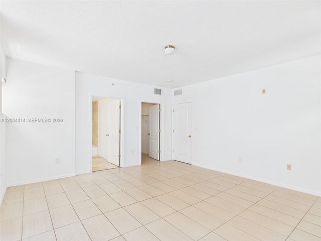 425 NE 30th St 604, Miami, FL 33137