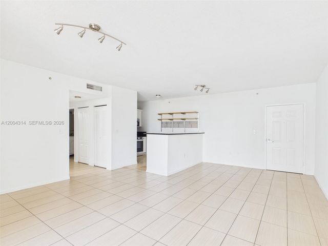 425 NE 30th St 604, Miami, FL 33137