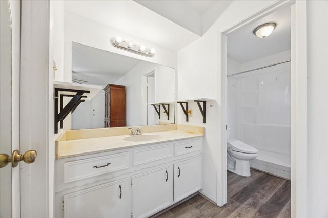 143 Machemehl Drive, Bellville, TX 77418