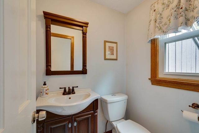 35 Blueberry Lane, Reading, MA 01867