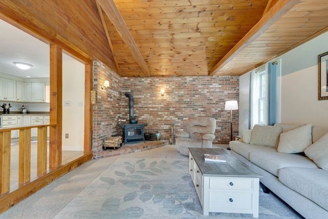 35 Blueberry Lane, Reading, MA 01867