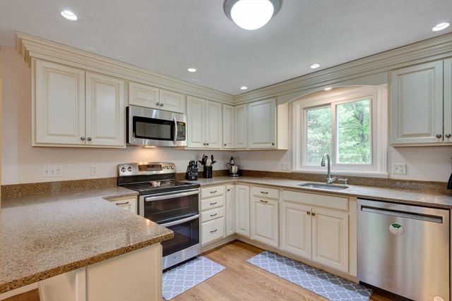 35 Blueberry Lane, Reading, MA 01867