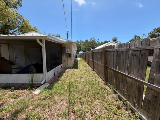 2195 PARK ROAD, Venice, FL 34293