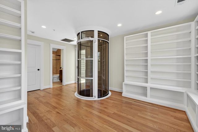5011 RUGBY AVE, Bethesda, MD 20814