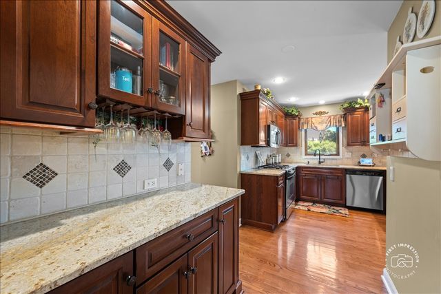 25W185 Setauket Avenue, Naperville, IL 60540