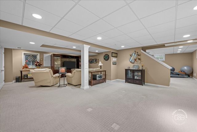 25W185 Setauket Avenue, Naperville, IL 60540