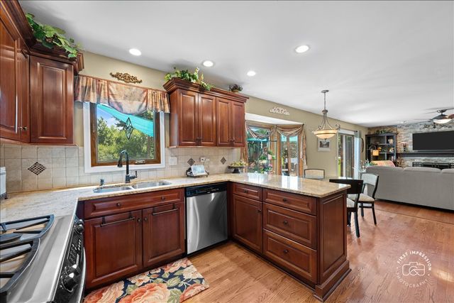 25W185 Setauket Avenue, Naperville, IL 60540