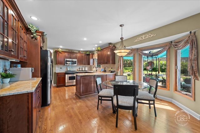 25W185 Setauket Avenue, Naperville, IL 60540