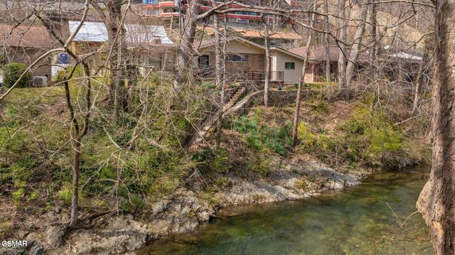 438 Cottage Drive, Gatlinburg, TN 37738