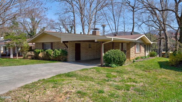 438 Cottage Drive, Gatlinburg, TN 37738