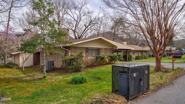 438 Cottage Drive, Gatlinburg, TN 37738