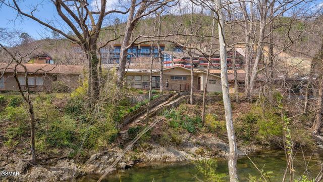 438 Cottage Drive, Gatlinburg, TN 37738