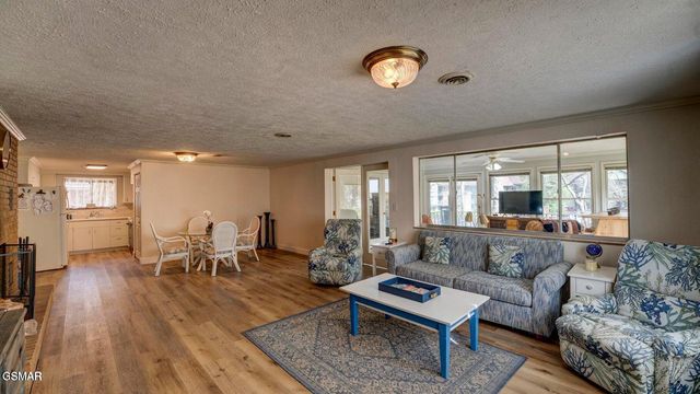 438 Cottage Drive, Gatlinburg, TN 37738