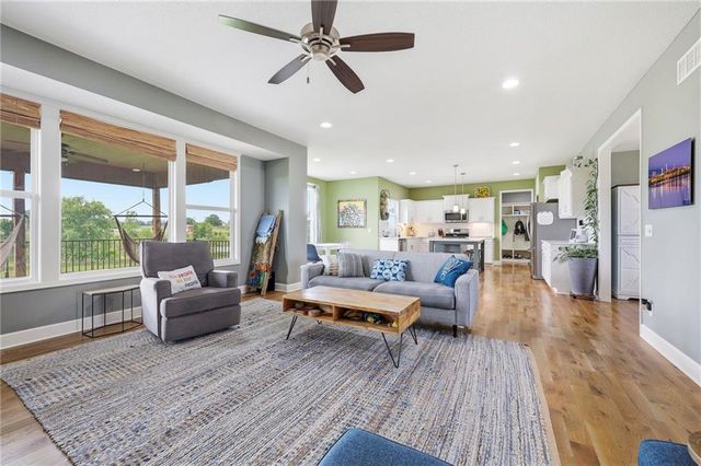 6416 N 142nd Street, Basehor, KS 66007