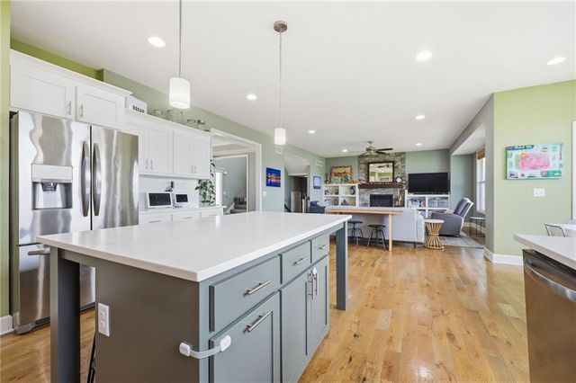 6416 N 142nd Street, Basehor, KS 66007
