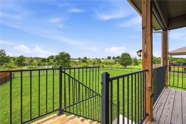 6416 N 142nd Street, Basehor, KS 66007