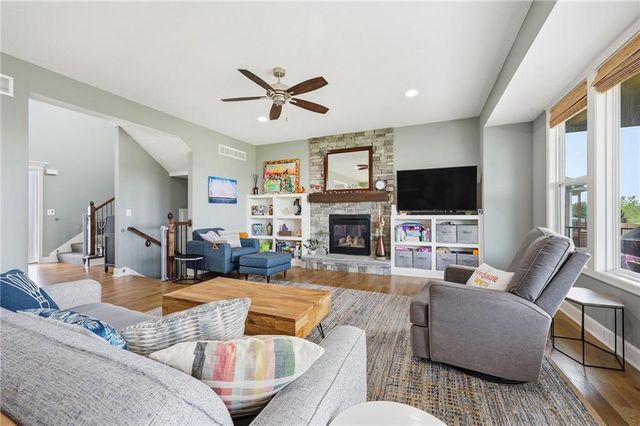 6416 N 142nd Street, Basehor, KS 66007