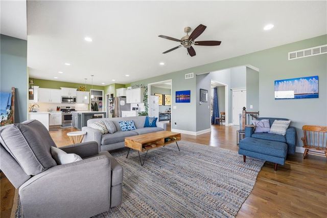 6416 N 142nd Street, Basehor, KS 66007