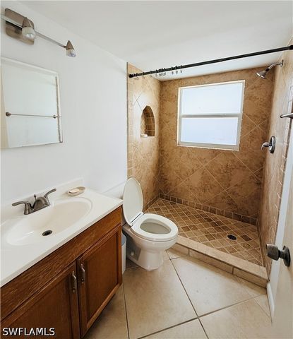 3250 10th ST N B2, Naples, FL 34103