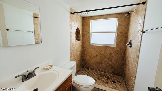 3250 10th ST N B2, Naples, FL 34103