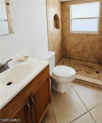3250 10th ST N B2, Naples, FL 34103