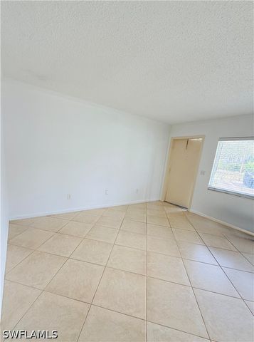 3250 10th ST N B2, Naples, FL 34103