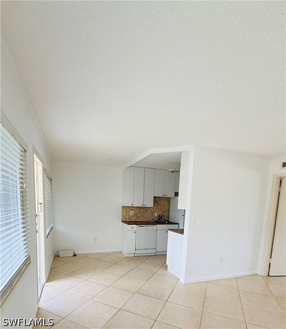 3250 10th ST N B2, Naples, FL 34103