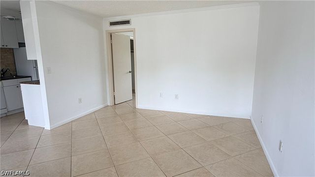 3250 10th ST N B2, Naples, FL 34103