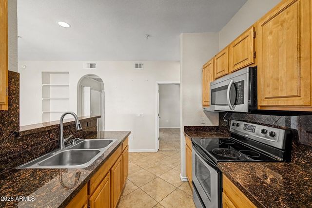 2929 W YORKSHIRE Drive 1120, Phoenix, AZ 85027
