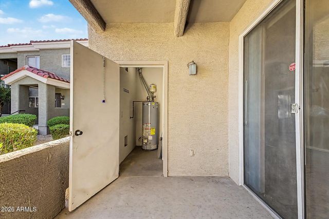 2929 W YORKSHIRE Drive 1120, Phoenix, AZ 85027