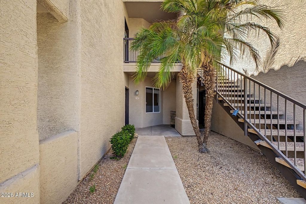 2929 W YORKSHIRE Drive 1120, Phoenix, AZ 85027 — photo 2