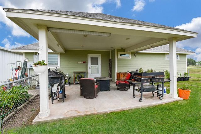 56 Buckskin Drive, Palacios, TX 77465