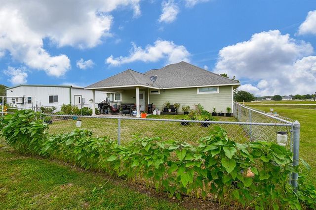 56 Buckskin Drive, Palacios, TX 77465