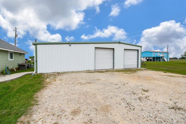 56 Buckskin Drive, Palacios, TX 77465